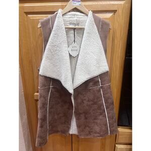 New with tags Knox Rose Faux Fur Lined Suede Vest
